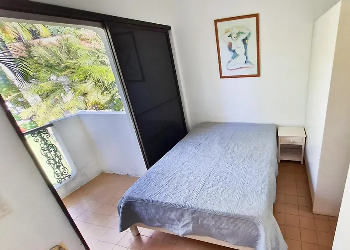 Apartamento - Cond. Winbledon - Praia Toninhas